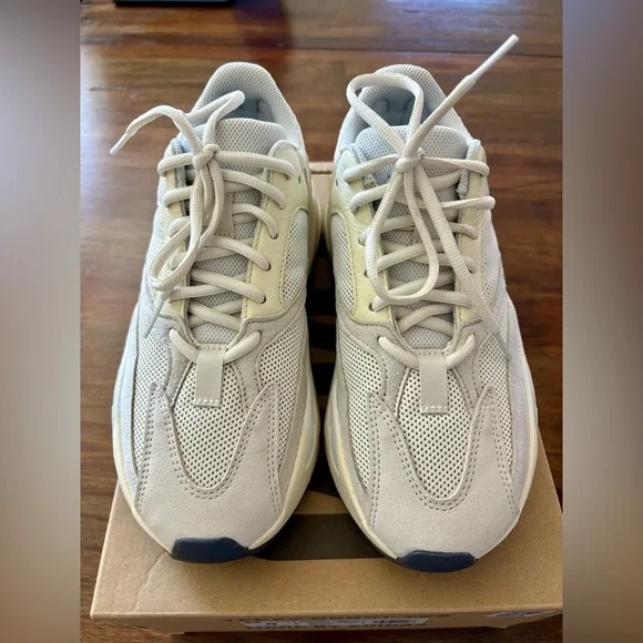 Yeezy Boost 700 Analog - Picture 1 of 10